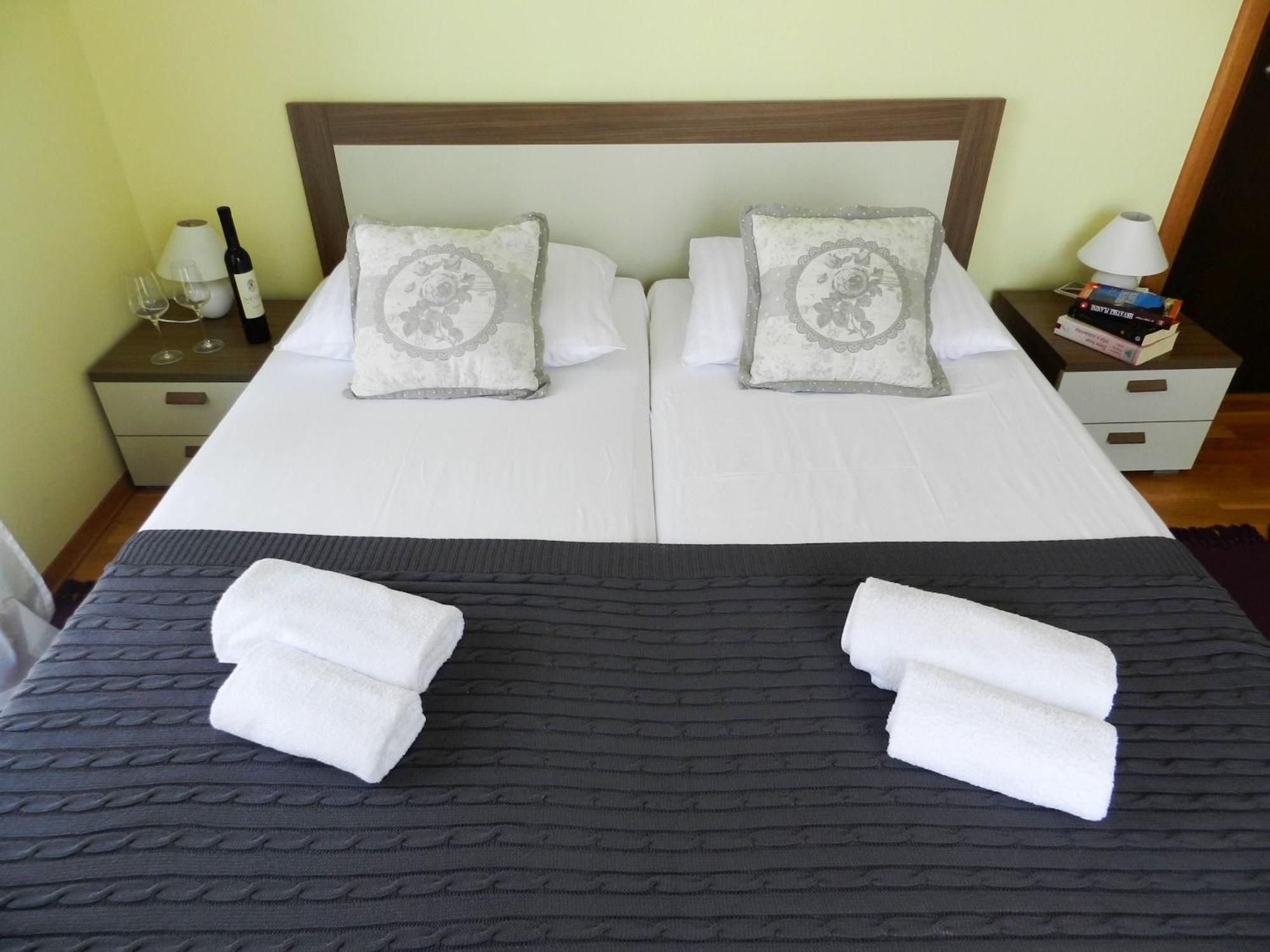 Smaragdna Villa Yourcroatiaholiday Премантура Стая снимка