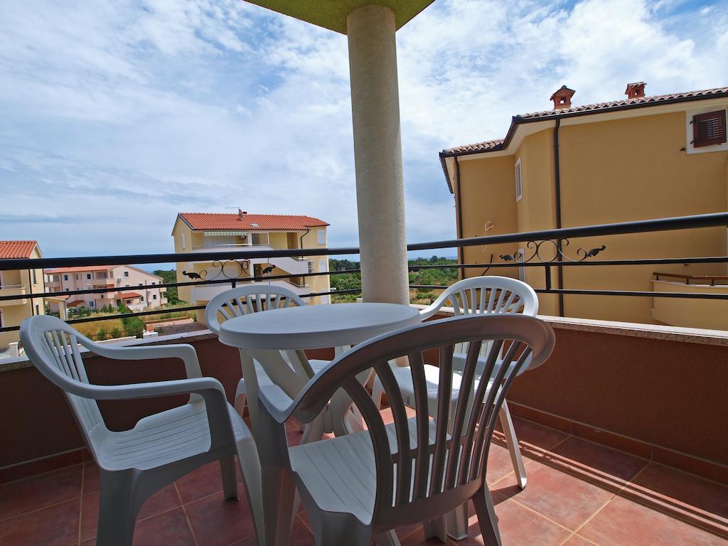 Smaragdna Villa Yourcroatiaholiday Премантура Стая снимка