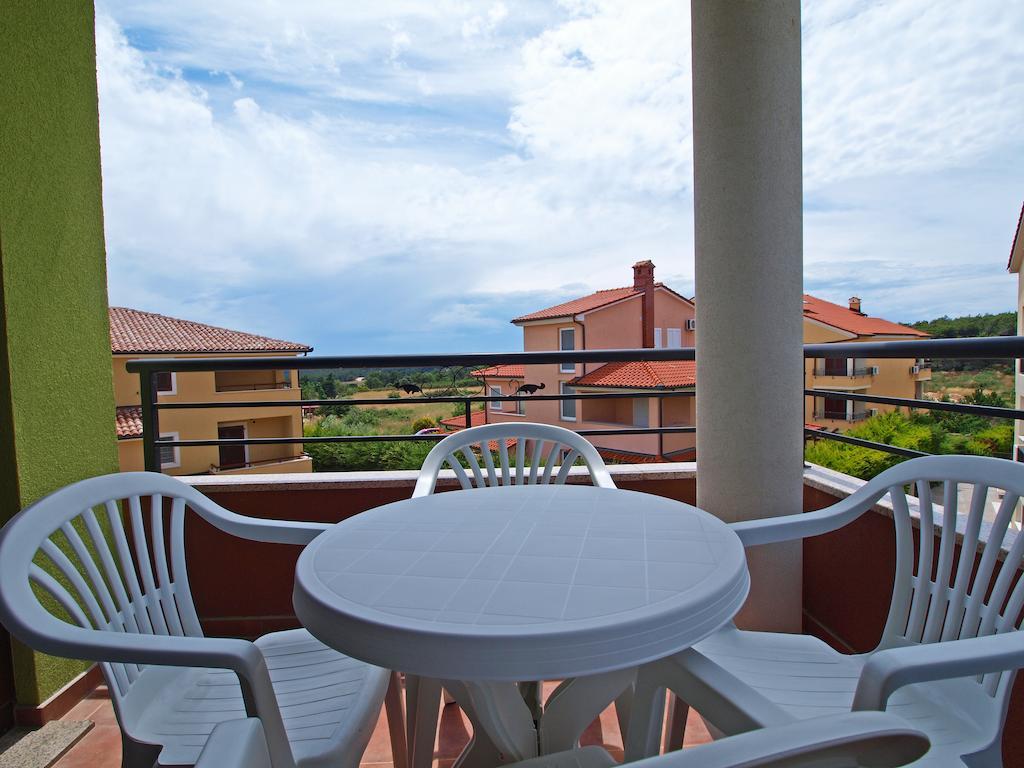Smaragdna Villa Yourcroatiaholiday Премантура Стая снимка